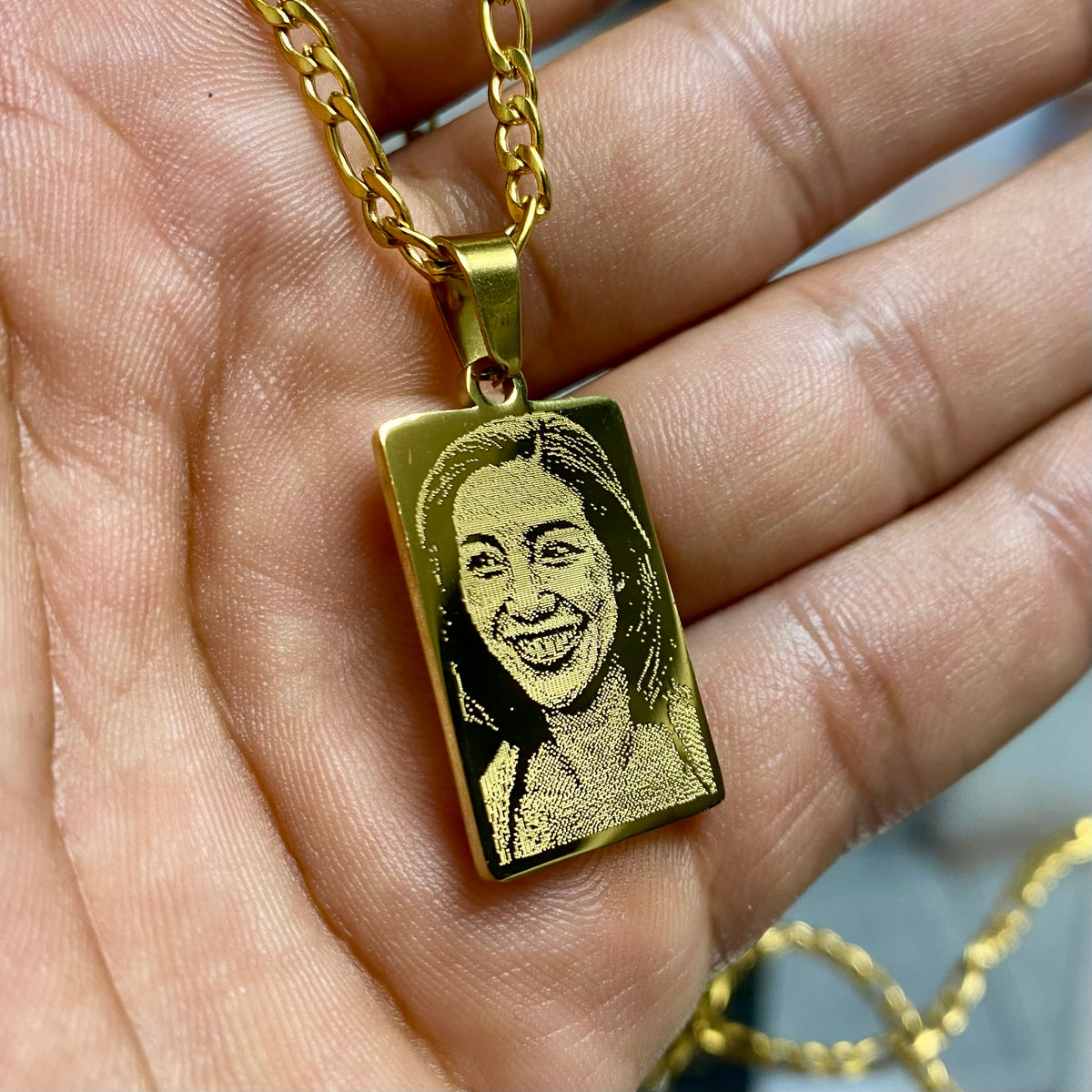 Conjunto Fotograbado Rectangular Dorado – Acero Inoxidable