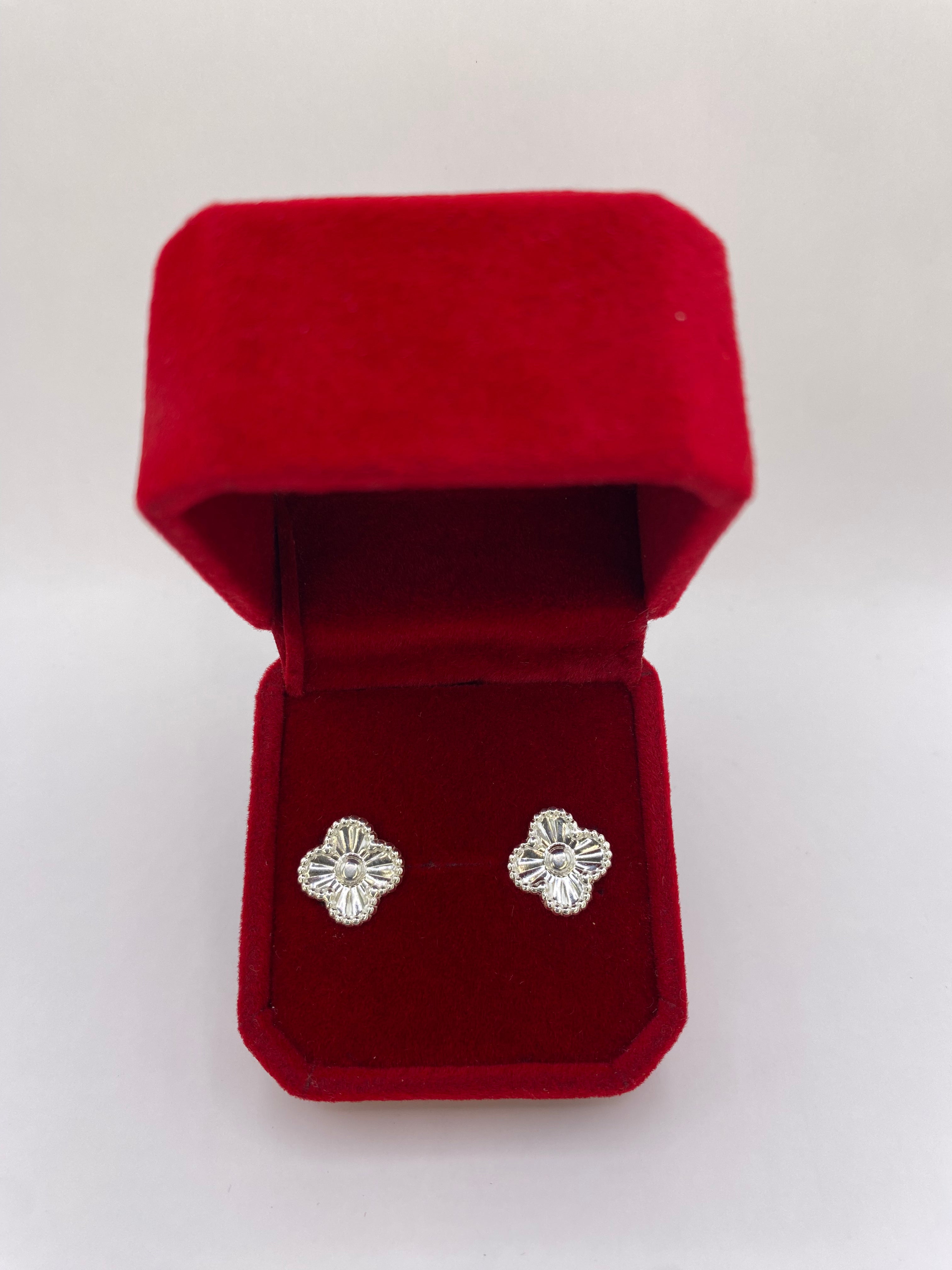 Aros de Plata Italiana Ley 925 ESTILO TREBOL – Calidad Garantizada