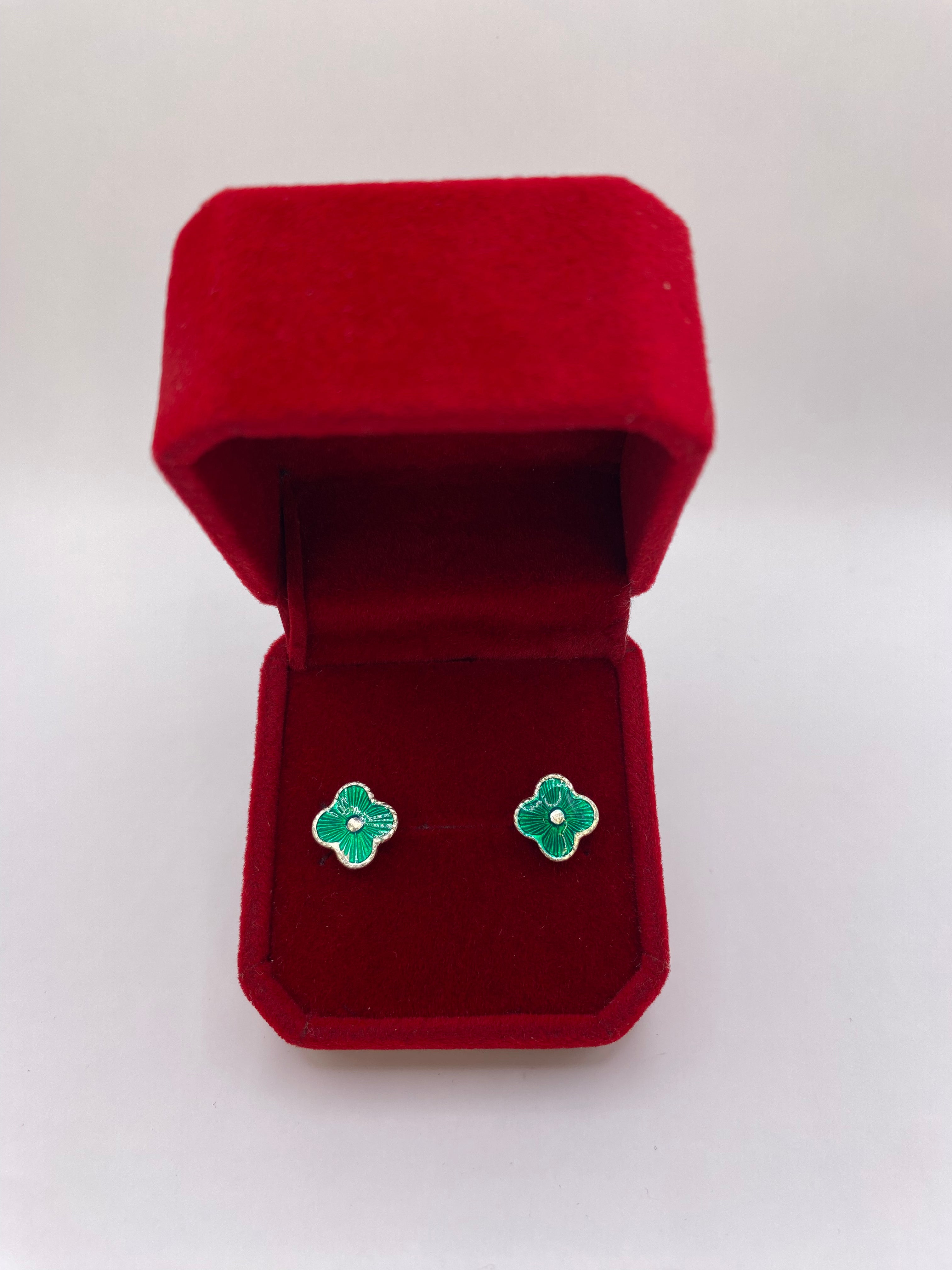 Aros de Plata Italiana Ley 925 ESTILO TREBOL – Calidad Garantizada