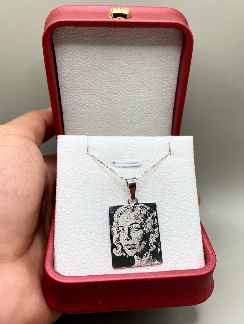 Conjunto Fotograbado Rectangular en Plata Ley 950 – 2 × 2,5 cm + Cadena de 50 cm